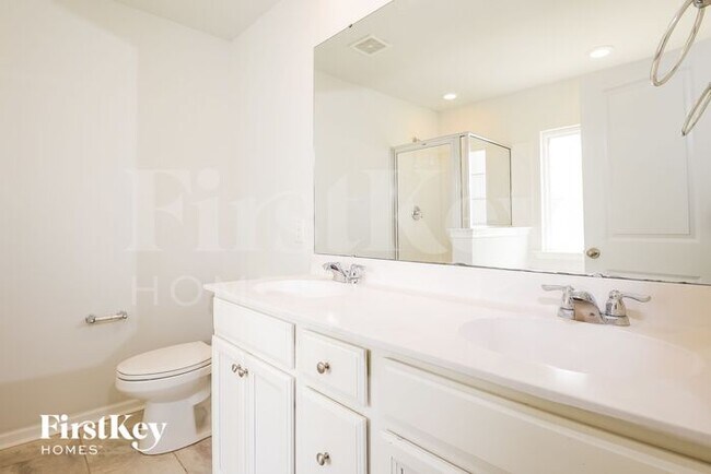 Building Photo - 210 Firewheel Ct