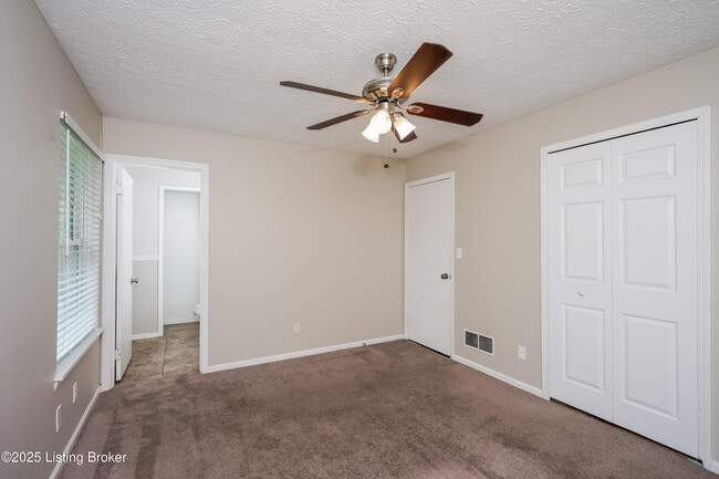 Building Photo - 8204 Rochelle Rd