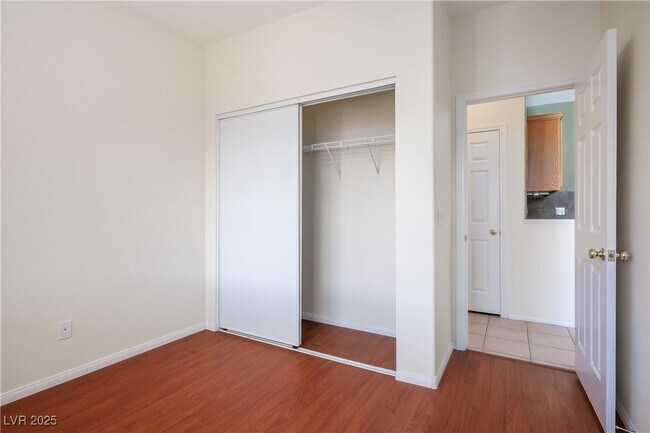 Building Photo - 7423 Cleghorn Canyon Way