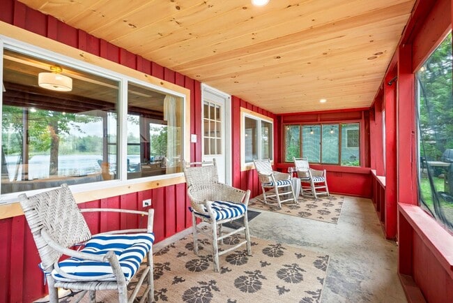 Building Photo - 30 Wag Rd