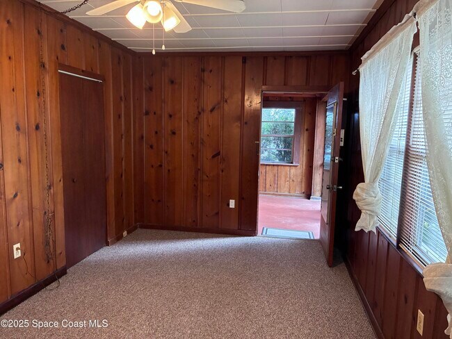 Building Photo - 803 Rockledge Dr