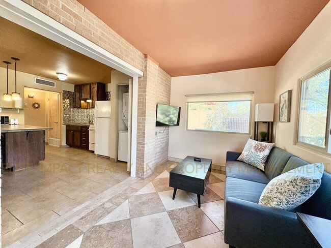 Building Photo - 2819 N Woodland Ave