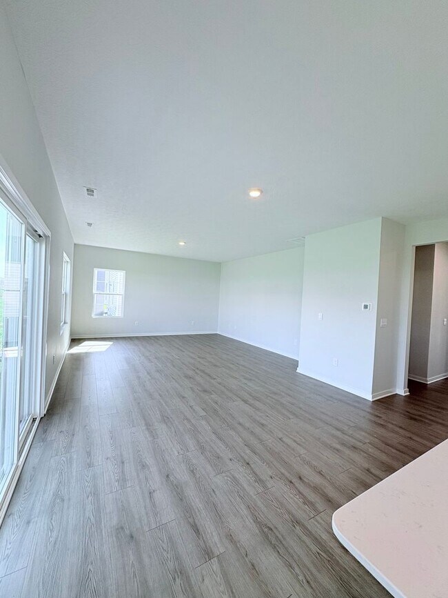 Building Photo - New Build 4-bedroom, 2.5-bath, Pet Friendl...