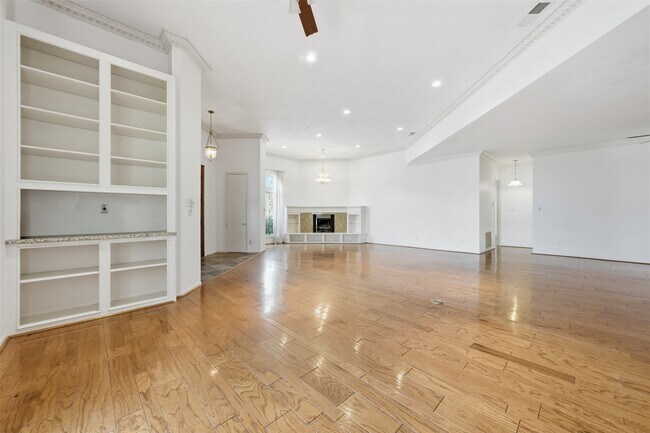 Building Photo - 4063 Breakwood Dr