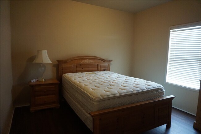 Building Photo - 22007 Silverfield Park Ln