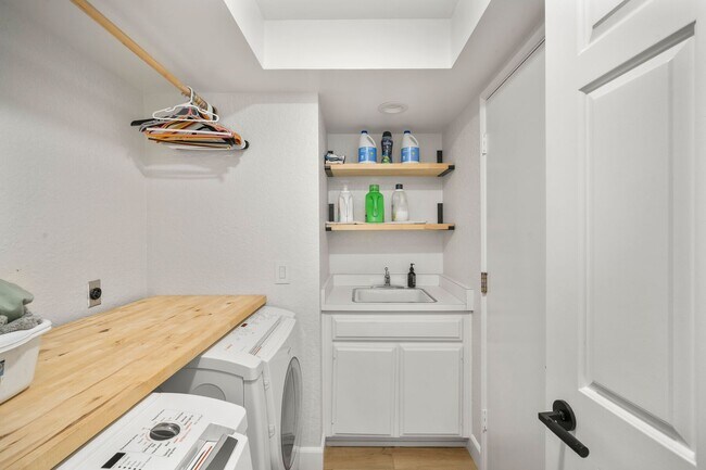 Building Photo - Experience Coastal Living at Its Finest in...
