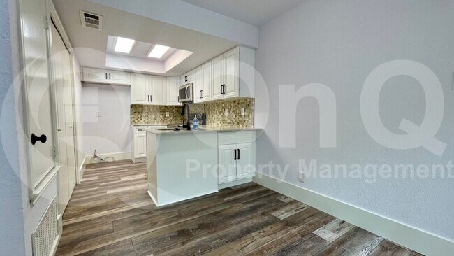 Building Photo - 821 Dublin Dr