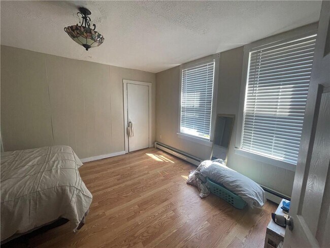 Building Photo - 40-40 Freebody St