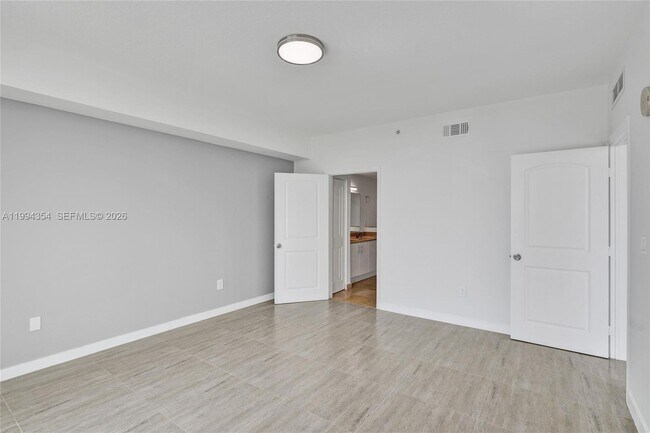 Building Photo - 7900 Harbor Island Dr