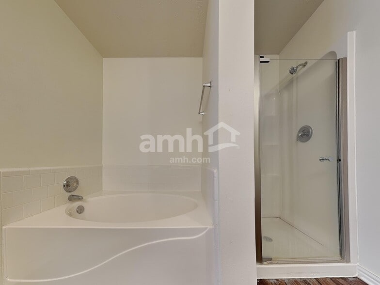 Building Photo - 12311 Claresholm Dr