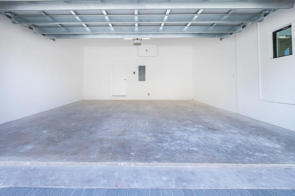 Building Photo - 1036 NE 33rd St