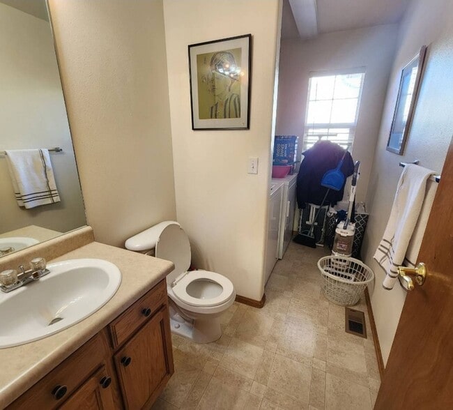 Building Photo - Beautiful 3/3/3 Home in Briargate!!!