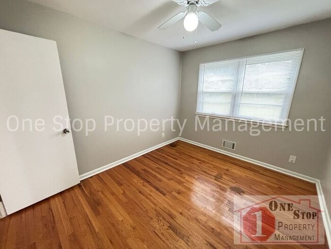 Building Photo - Charming 3-Bedroom Home with Big Backyard ...