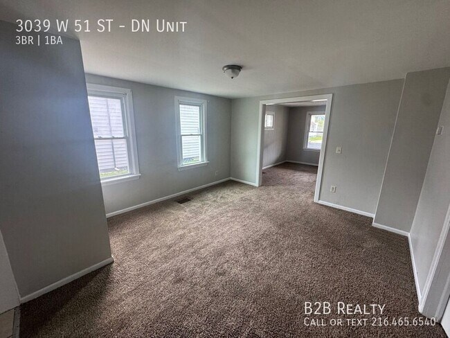 Building Photo - 3039 W 51st St