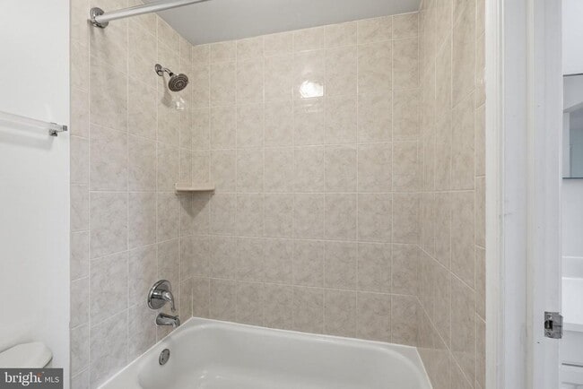Building Photo - 975 S Taylor St