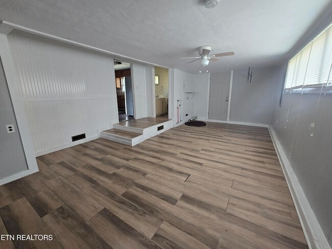 Building Photo - 415 Highland Dr