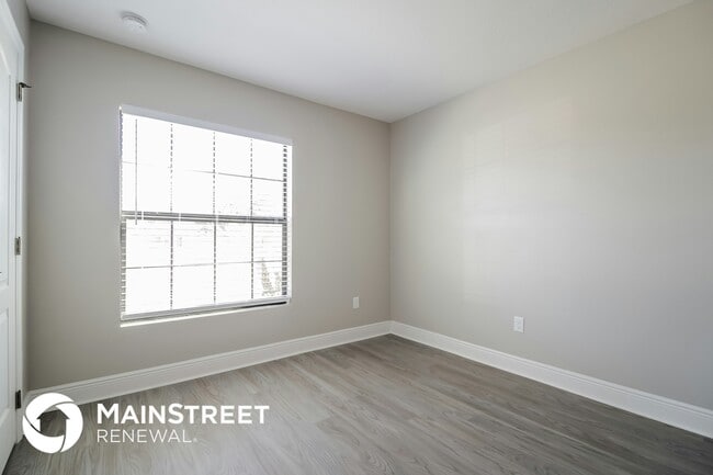 Building Photo - 327 Anchovie Ct