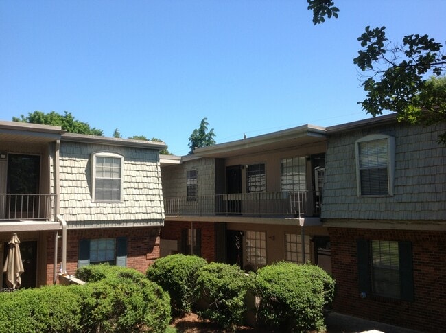 Building Photo - Upper Level at Salem Square!