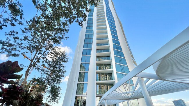Building Photo - HIGH FLOOR 1BD UNIT AT THE LUXURIOUS KOULA...