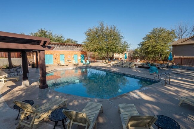 Building Photo - 2905 Saville Loop