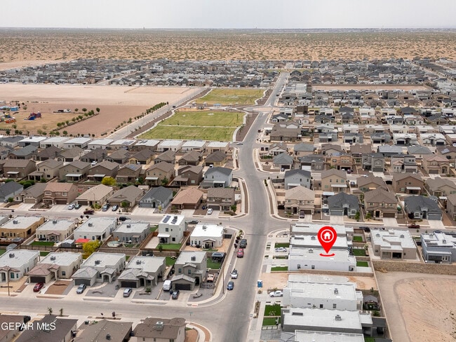 Building Photo - 2809 Tierra Garden Dr