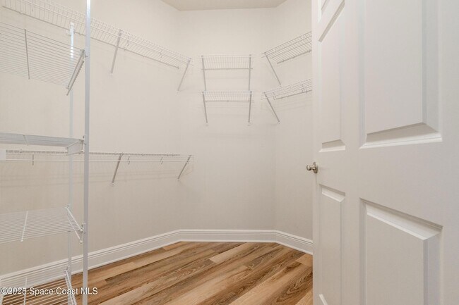 Building Photo - 7935 Wyndham Dr