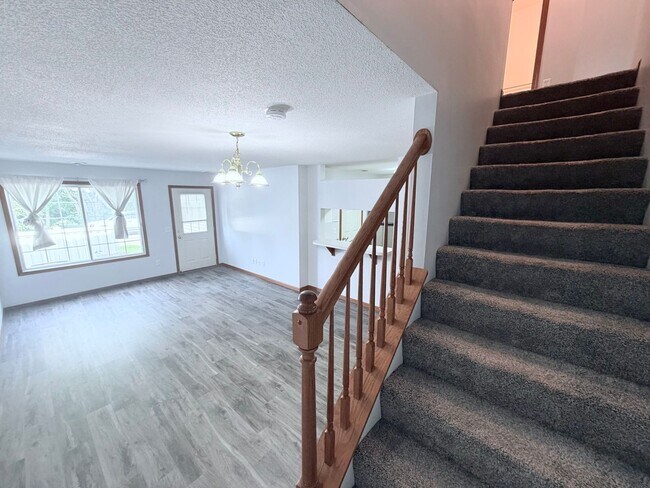 Building Photo - 393 Leeward Trail