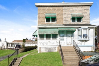 Building Photo - 222 Worrilow St