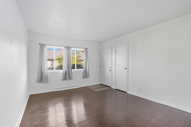 Building Photo - 1927 Vaughn St