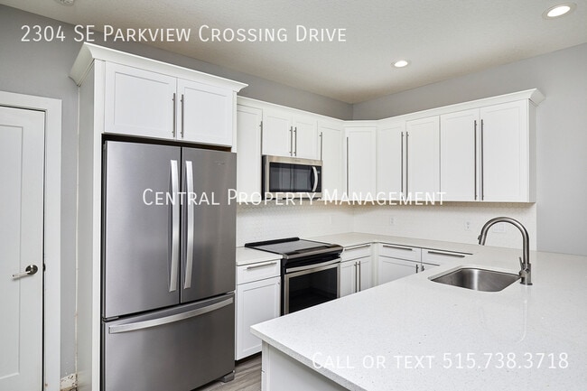 Building Photo - 2304 SE Parkview Crossing Dr