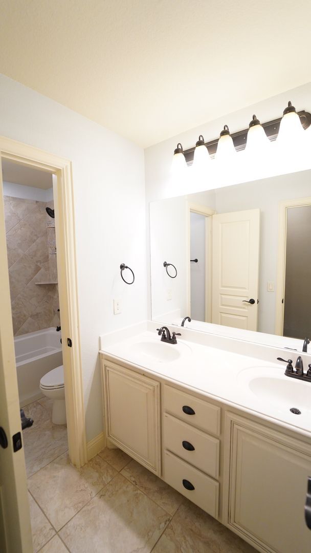 Building Photo - FOR LEASE in ALEDO ISD! Beautiful 3,000+ sf Brick Home with 4 Bedrooms, 3 Bathrooms Plus an Offic...