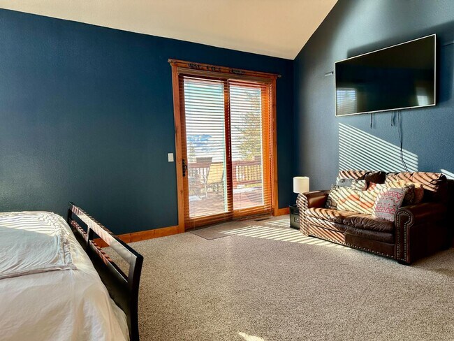 Building Photo - 33 Timberline Dr