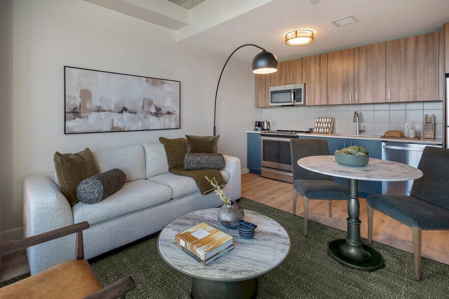 Building Photo - 485 Foley St