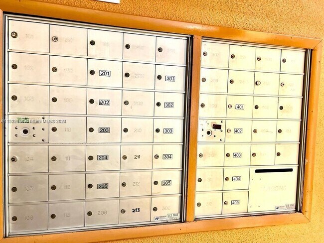 Building Photo - 701 SW 141st Ave