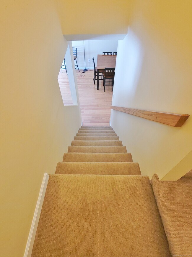 Building Photo - 141 Courtyard Ln