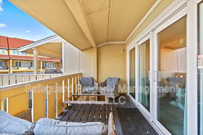 Building Photo - 1500 Via De Luna Dr