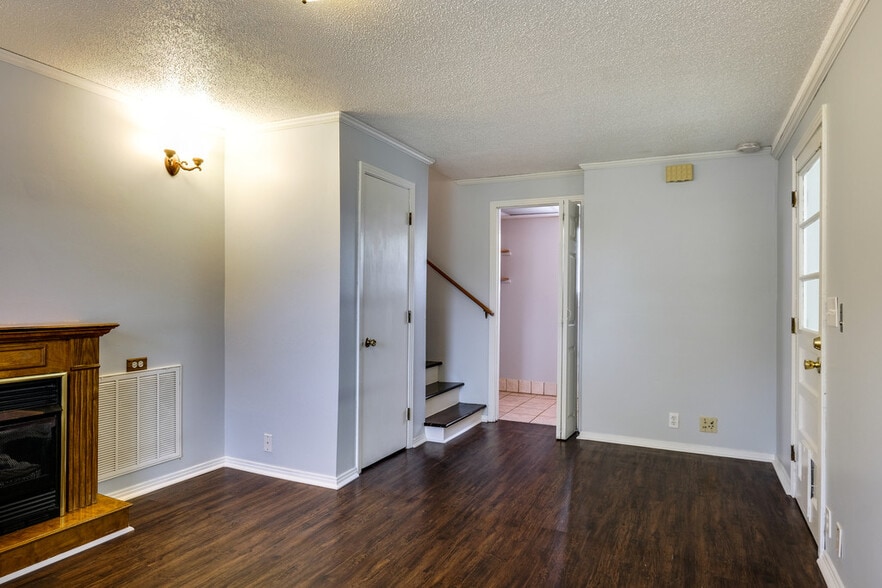 Building Photo - 133 Cline Ave