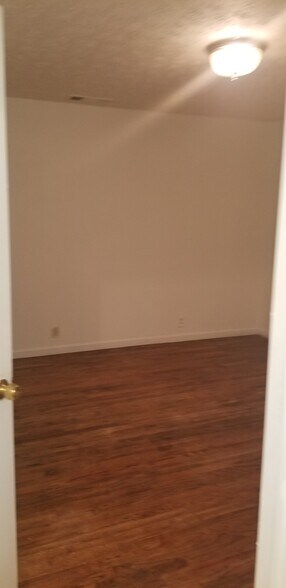 New floor and freshly painted - 615 N 17th St