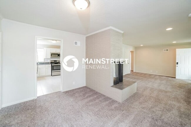 Building Photo - 3 Bedroom Pet-Friendly Home in Kansas City, MO with Main Street Renewal