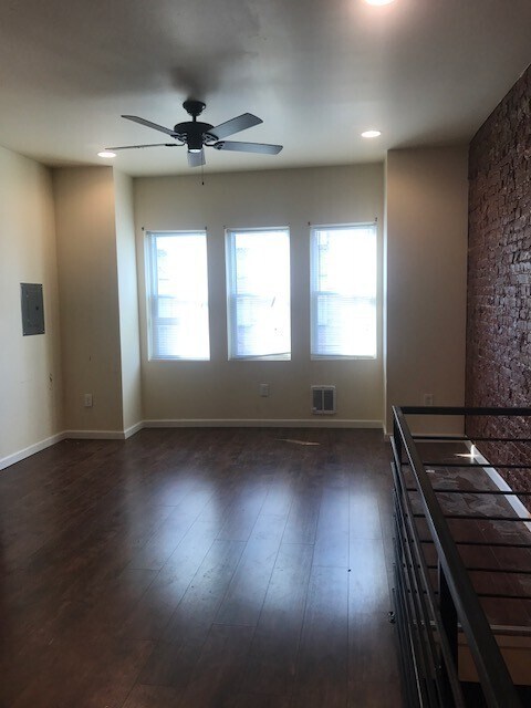 Building Photo - 2937 Weikel St