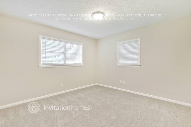 Building Photo - 7110 Carolyn Cir