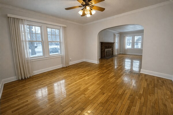 Building Photo - 532 E Greenlawn Ave