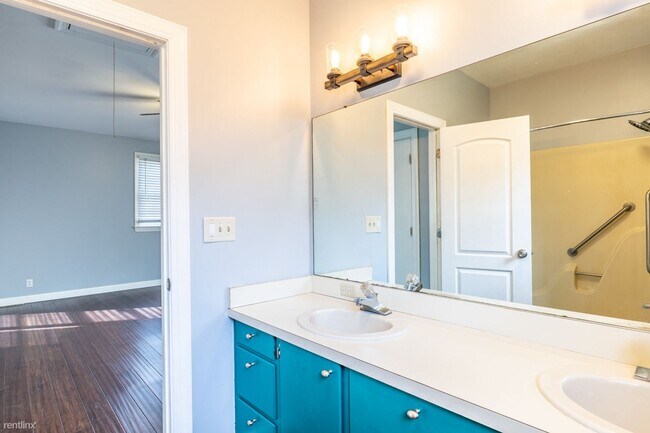 Building Photo - 4 br, 3 bath House - 1118 Wolf Trap Road