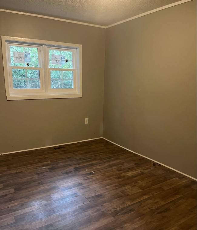 Building Photo - 339 B Hughes