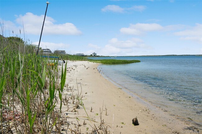 Building Photo - 846 Dune Rd