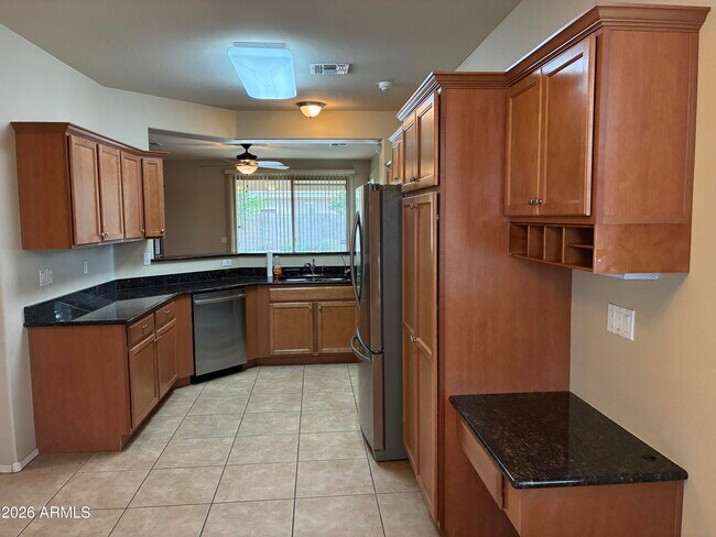 Building Photo - 8011 S 70th Dr