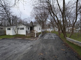 Building Photo - 10 Paradise Trl