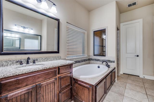 Building Photo - 7495 Perry Dr