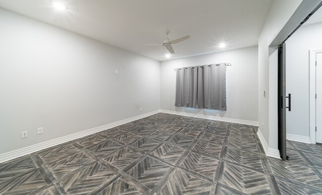 Building Photo - 2325 1st Ave S