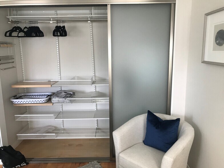 Building Photo - 827 San Luis Rey Pl